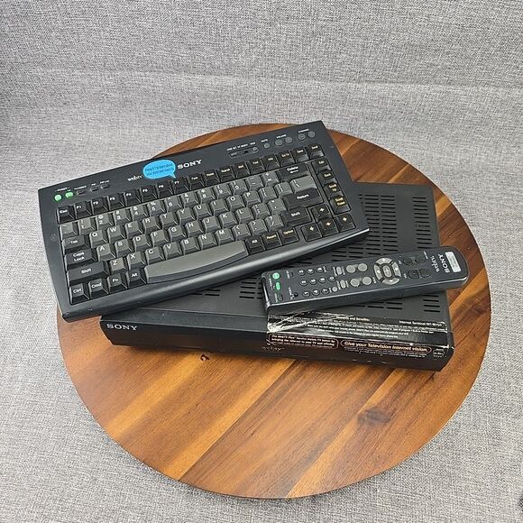 Vintage Sony INT-W250  Internet‎ Terminal WebTV  w/ Keyboard No Cords Untested - Picture 1 of 13